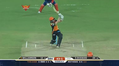 M21: SRH vs DD – Kane Williamson Six