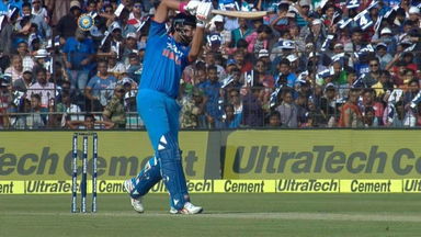 That is how you PUNCH a ball for SIX courtesy Yuvraj Singh