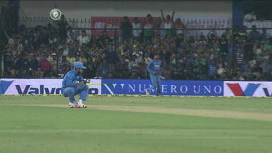 2ND ODI: IND vs SA – Francois du Plessis Wicket