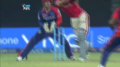 M7: DD vs KXIP – Glenn Maxwell Wicket