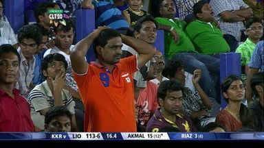 M7: KKR vs LIO –  Umar Akmal Six