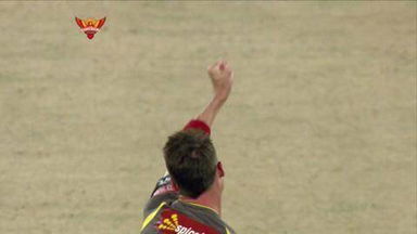 M7: SRH vs RCB – Mayank Agarwal Wicket