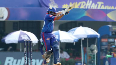 Umesh’s sharp bouncer knocks Prithvi’s helmet