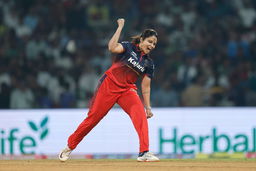 Stellar Sayali Satghare shines with 3/27
