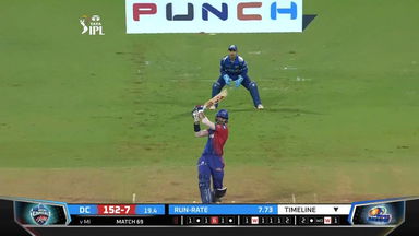 M69: MI vs DC – Axar Patel Six