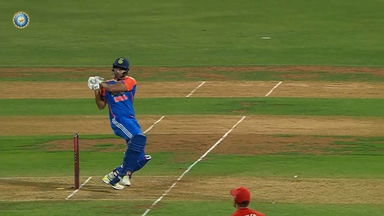 Shivam Dube's stroke-filled cameo of 30(13)