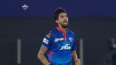 When Ishant castled DDP
