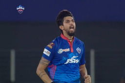 When Ishant castled DDP