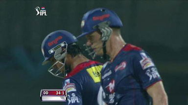 M64: CSK vs DD – Unmukt Chand Six