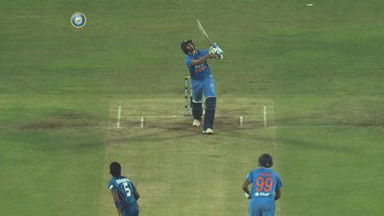 1ST T20I: IND vs SL – Ashish Nehra Wicket