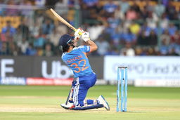 6, 4, 6, 4! Raining boundaries, ft. Ishan Kishan