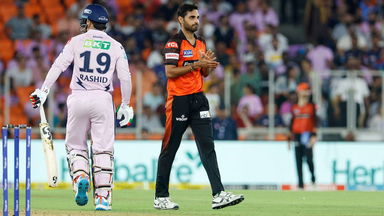 Bhuvneshwar spearheads SRH's charge with second IPL fifer