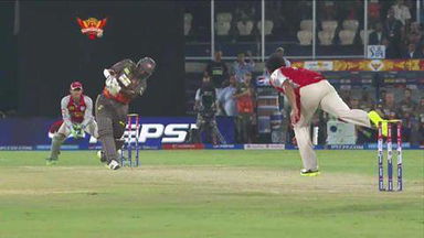 M25: SRH vs KXIP – Thisara Perera Six