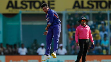 Ripper: Kuldeep cleans up Carey with an absolute beauty
