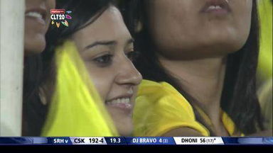 M10: CSK vs SRH –  MS Dhoni Six