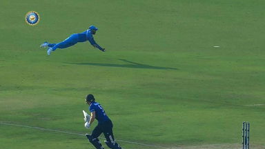 Watch out, there is a 'FLYING JAD' on the field !