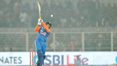 Abhishek Sharma entertains Eden Gardens with glorious 79(34)