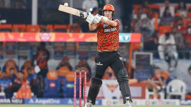 Vital last over surge ft. Cummins & Shami