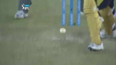 M13: KXIP vs KKR –  Manish Pandey Wicket