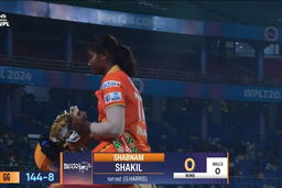 M18 - GG vs UPW: Shabnam Shakil Wicket