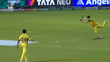 WOW! Spectacular Pathirana pulls off a one-handed blinder