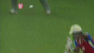 M18: KXIP vs RCB –  Yogesh Takawale Wicket