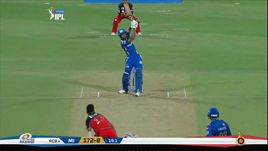 M07: RCB vs MI – Hardik Pandya Six