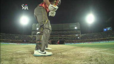 M7: SRH vs RCB – Cameron White Six