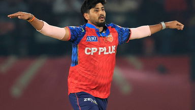See you middle stump: Thakur's jaffa to Porel!
