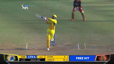 M19: CSK vs RCB – Ravindra Jadeja Six