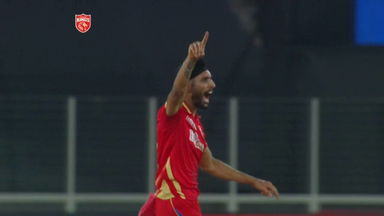 Harpreet's twin strikes - Virat + Maxwell