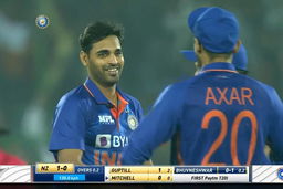 Perfect Start: Bhuvi’s removes Mitchell with a beauty