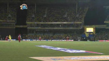 M16: CSK vs RCB – Michael Hussey Wicket