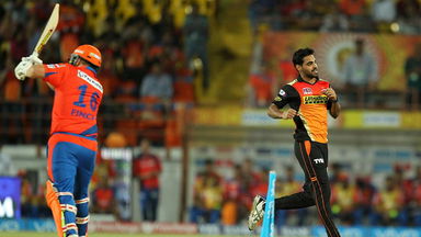 M15: GL vs SRH – Man of The Match – Bhuvneshwar Kumar