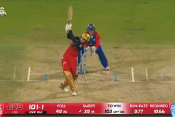 Six: Final, Royal Challengers Bengaluru vs Delhi Capitals, WPL 2026: Smriti Mandhana Six