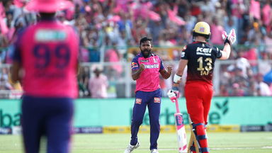 Superb comeback: Asif bounces back to dismiss Du Plessis