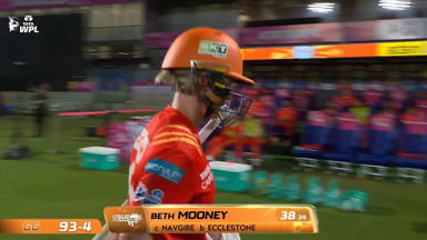 Wicket: Match 14, Gujarat Giants vs UP Warriorz, WPL 2026: Beth Mooney Wicket