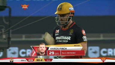 M03: SRH vs RCB – Aaron Finch Wicket