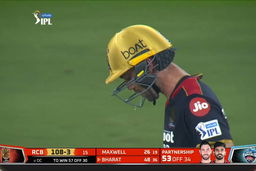 Maxwell (51) plays supporting act to perfection