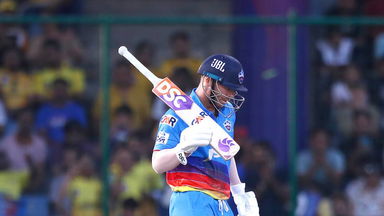 Brave Warner fights a lone battle with 86(58)
