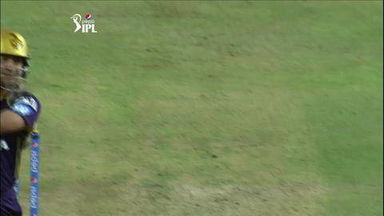 M21: CSK vs KKR –  Piyush Chawla Wicket