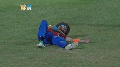 Andrew Tye hurts his left shoulder