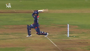 4,4,4: Quinton de kock sets the tone in first over