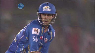 M23: RR vs MI – Mitchell Johnson Wicket