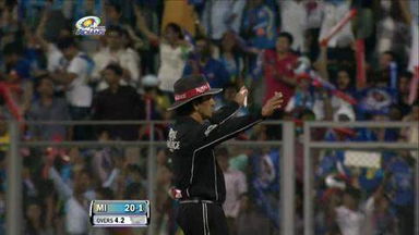 M41: MI vs KXIP – Dinesh Karthik Six