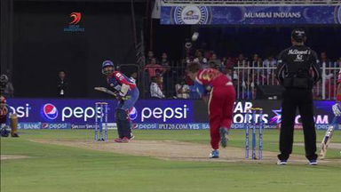 M2: DD vs RCB – Dinesh Karthik Wicket