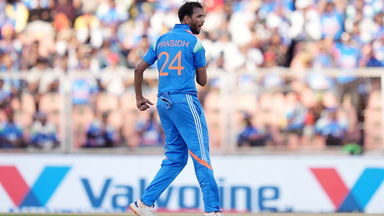 Timber strike: Chase misses, Prasidh hits