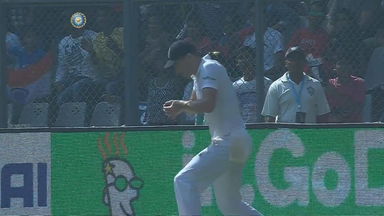 IND vs ENG 2016 - 4th Test, day 4 : Bhuvneshwar Kumar Wicket