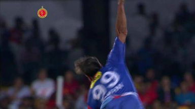 M38: RCB vs DD –  Yuvraj Singh Six