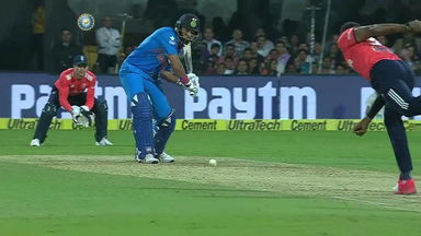 IND vs ENG 2017, 3rd T20I : Yuvraj Singh Six